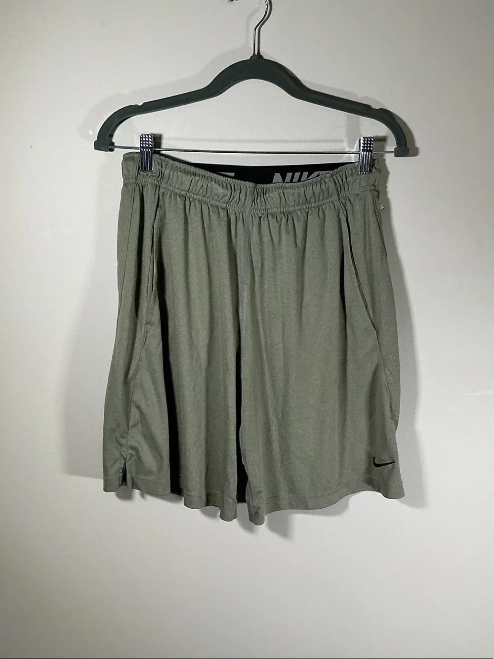 Nike Dri-FIT Olive Green Athletic Shorts Men’s Medium Gym Activewear